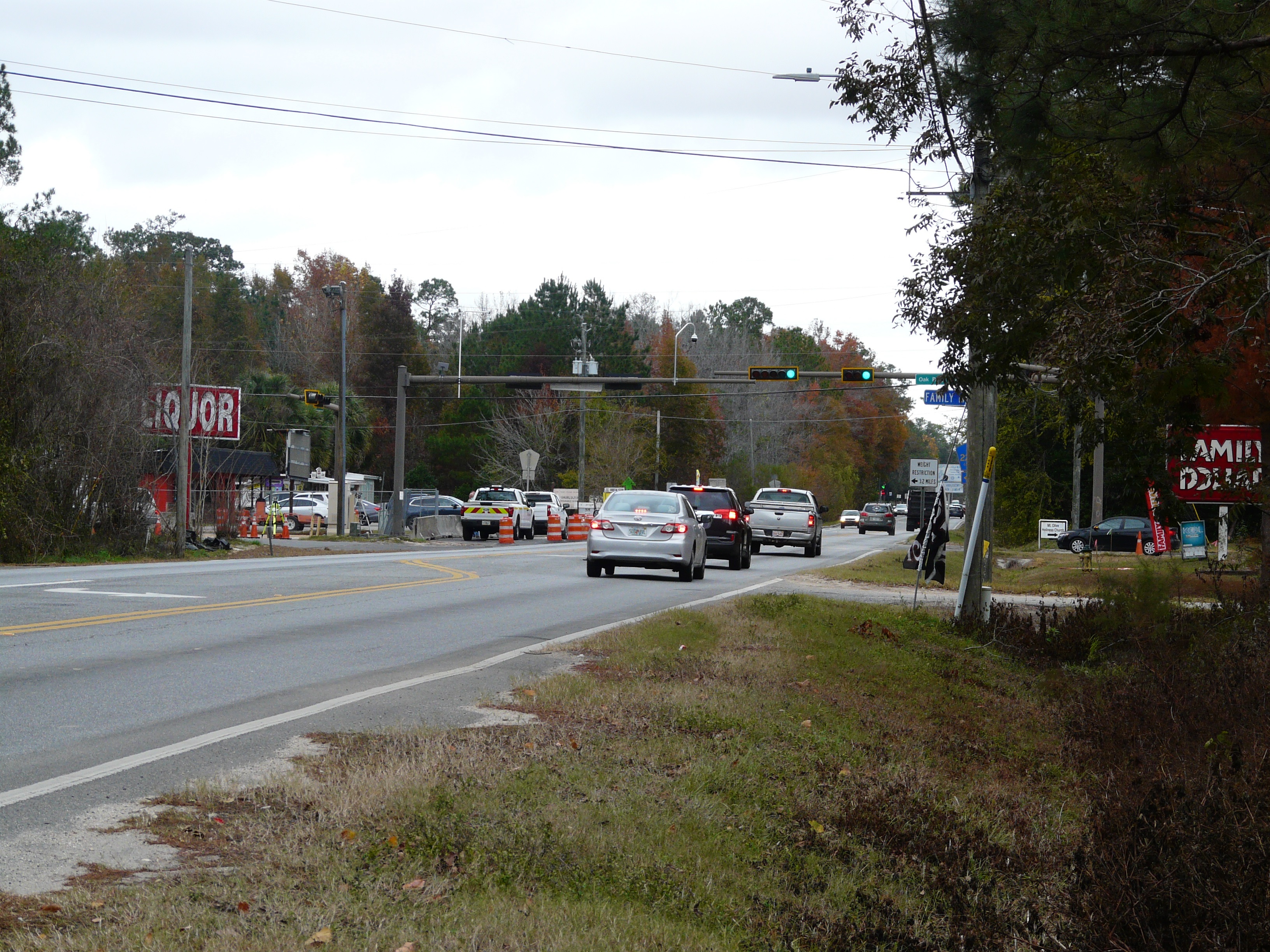 Traffic light at FL363 and CR2204