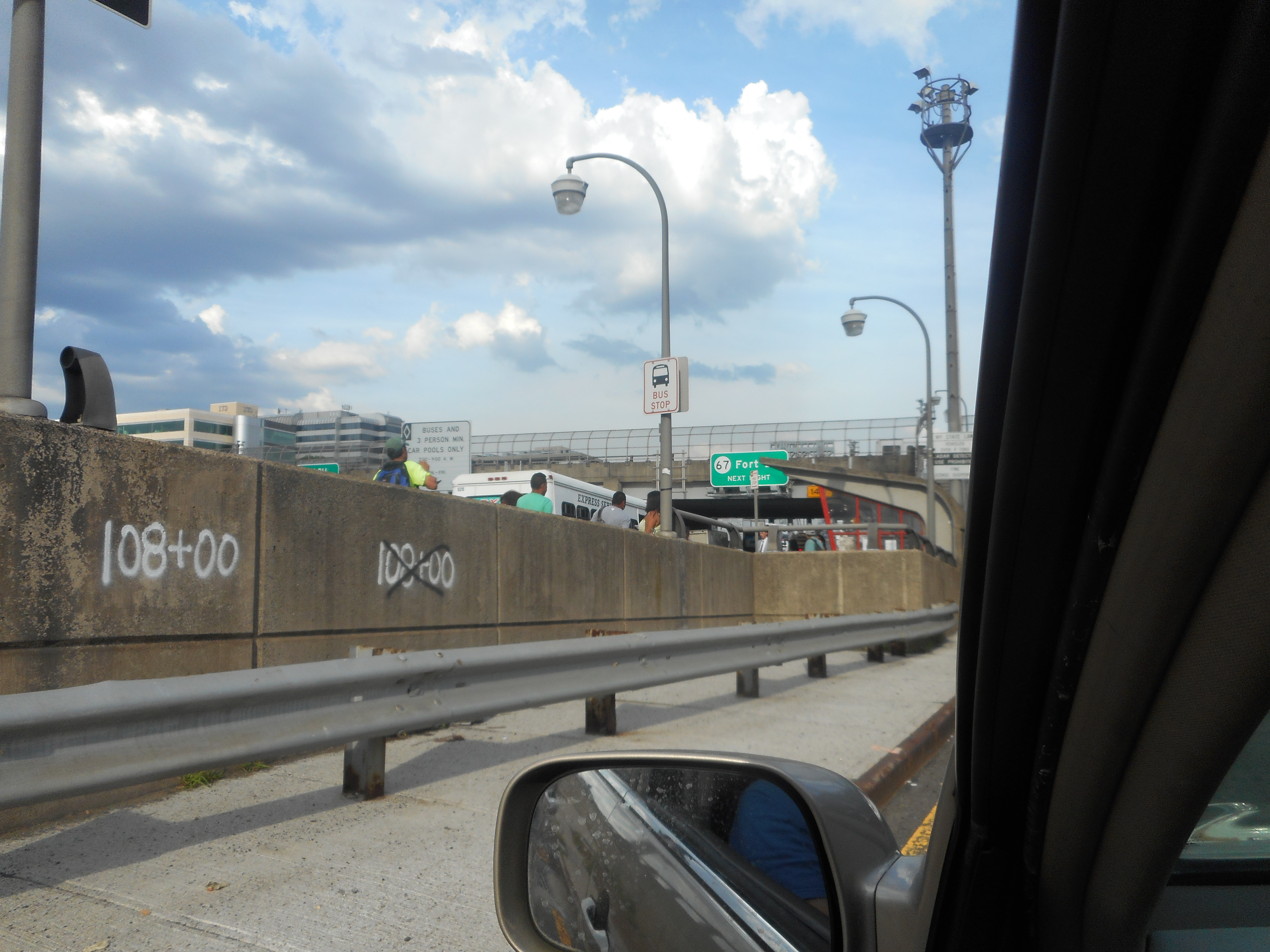 File:GWB Bus Plaza from NB I-95; Fort Lee, NJ.jpg
