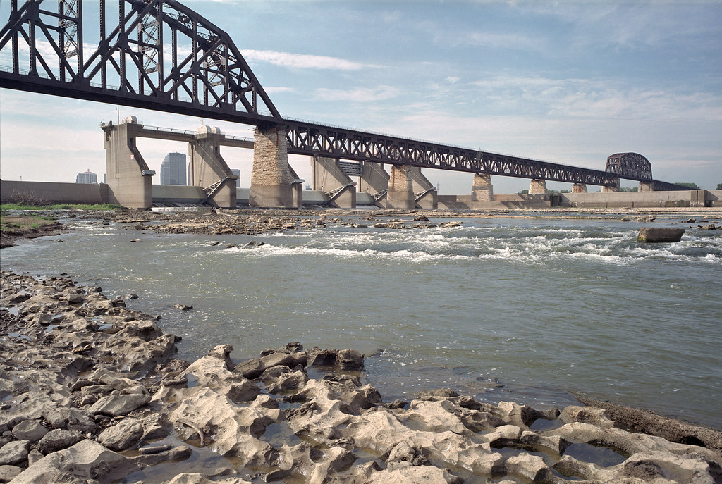 a5h005: Falls of the Ohio, McAlpine Dam and L&I Bridge
